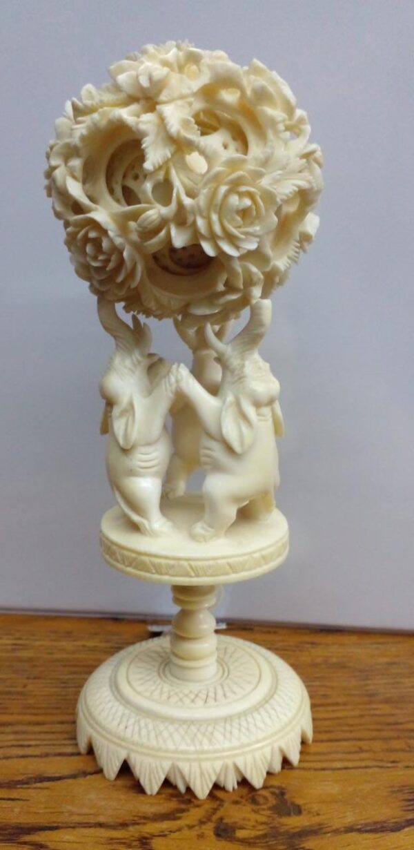 Columna con elefantes en marfil - Image 2